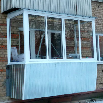 Установка балкона на первом этаже 2
